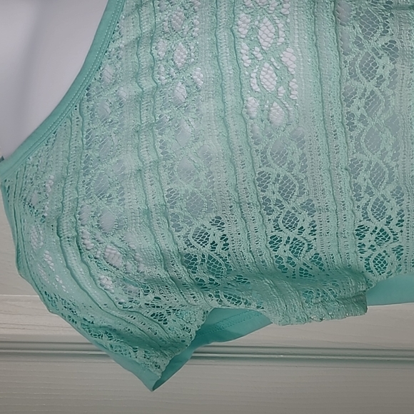 Aeropostale Lace Front Top | Size XL | NWT - Picture 3 of 6